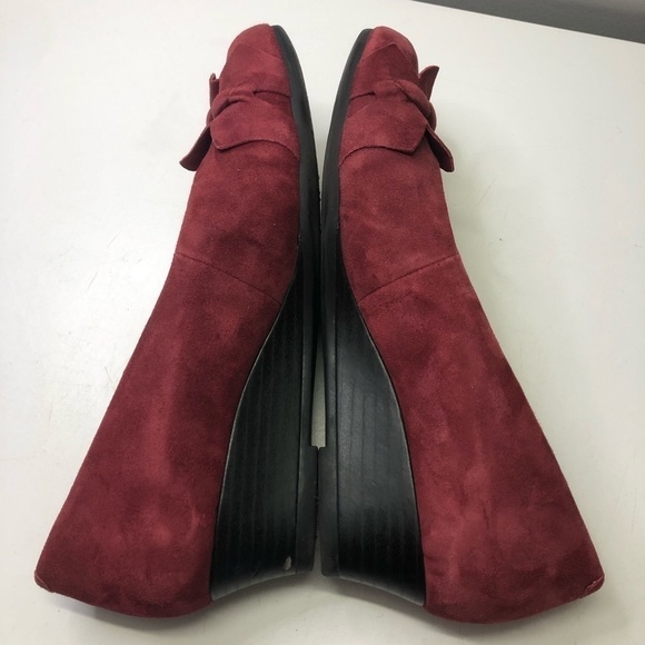 Earth Teaberry Deep Red Suede Wedge Heels, Size 7 - Picture 6 of 11